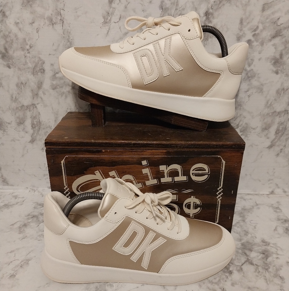Pre-owned DKNY oaks Logo Sneakers